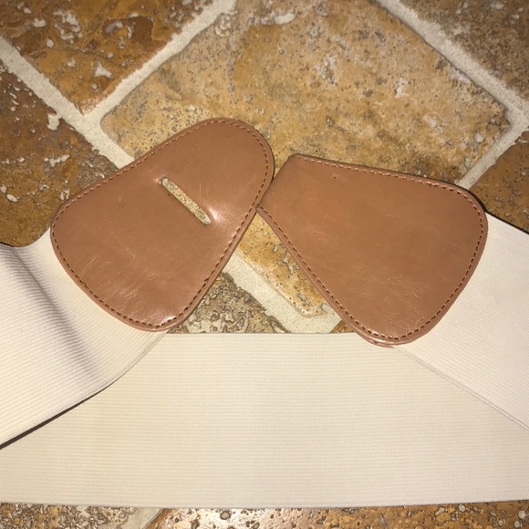 Cream elastic belt with leather front closure - Picture 5 of 5